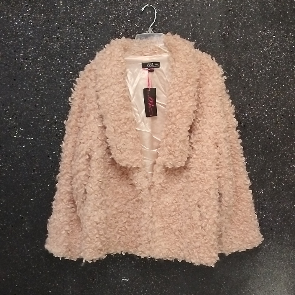XLarge tending faux sheep fur coat